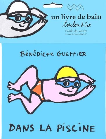 Dans la piscine. Livre de bain