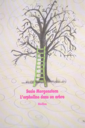 L'orpheline dans un arbre