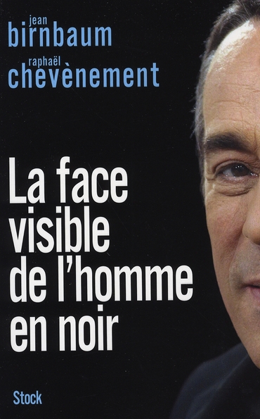 La face visible de l'homme en noir