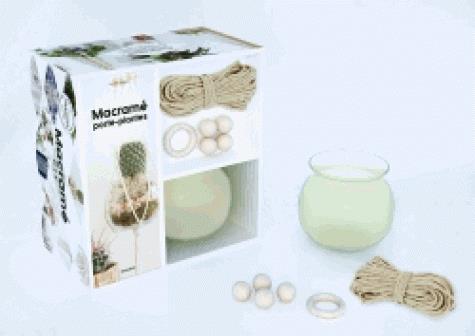 Coffret macramé porte-plantes. Avec une pelote de corde en coton, un anneau de départ, 4 perles