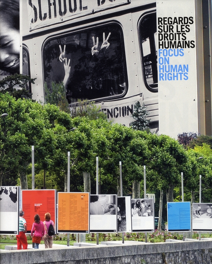 Regards sur les droits humains. Edition bilingue français-anglais