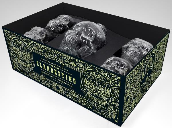 Bar Clandestino : cocktails mexicains. Coffret livre   1 bouteille   4 verres tête de mort