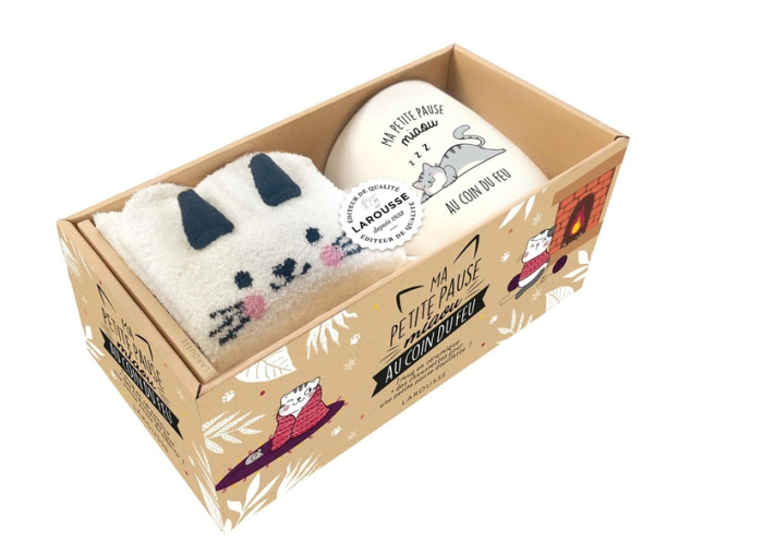 Ma petite pause miaou au coin du feu. Coffret avec 1 mug en céramique   des chaussettes
