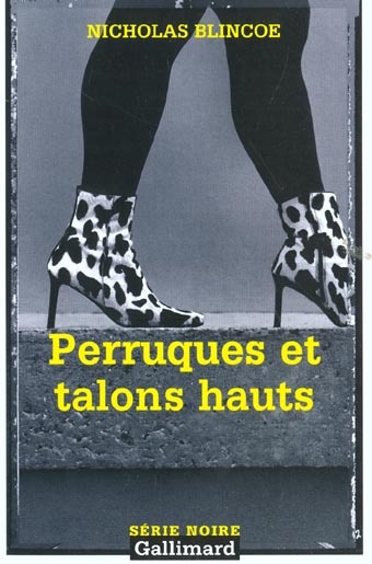Perruques et talons hauts