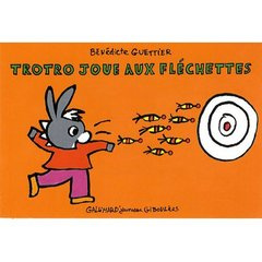 Trotro joue aux fléchettes