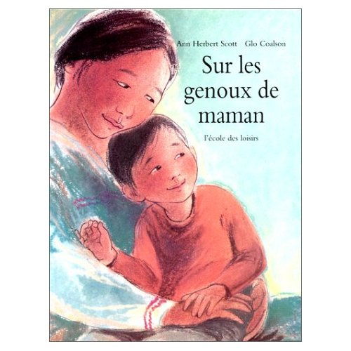 Sur les genoux de maman