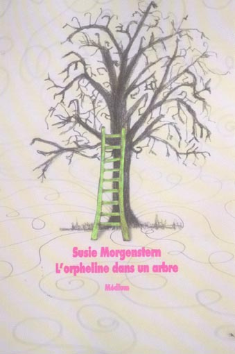 L'orpheline dans un arbre