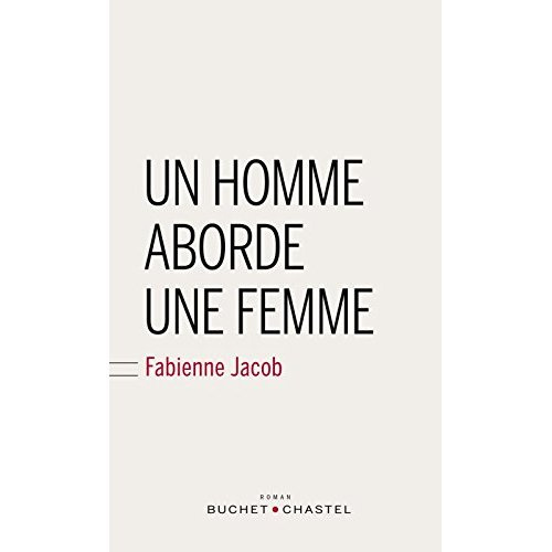Un homme aborde une femme