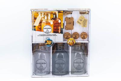 Mes rhums & punchs arrangés. Avec 3 bouteilles en verre gravé ; 6 bouchons en liège gravé ; 1 livre