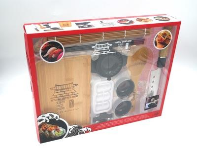 Mon atelier sushis, makis & gyozas. Coffret avec 1 plateau, 1 natte en bambou, 2 paires de baguettes