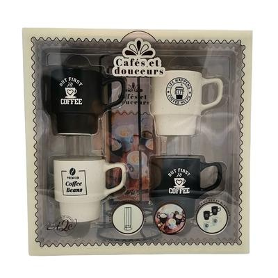 Cafés et douceurs. Coffret avec 4 tasses, 1 support de rangement et 1 livre de recettes