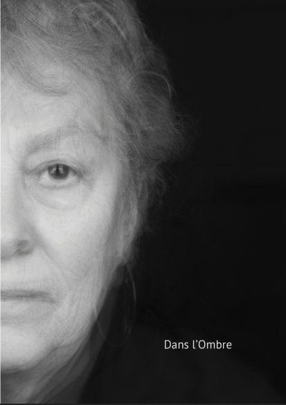 Dans l'ombre