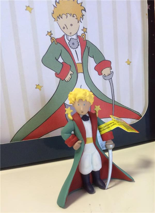 collectif-la-merveilleuse-histoire-du-petit-prince-avec-figurine_0