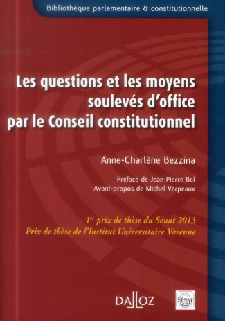 Les questions et les moyens soulevés d'office par le Conseil constitutionnel