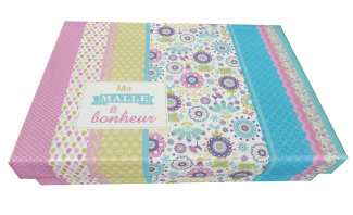 Ma malle à bonheur. Avec un bracelet porte-bonheur en silicone, 3 tampons, 3 rouleaux de masking tap