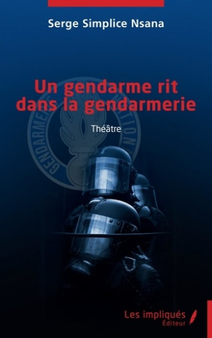 Un gendarme rit dans la gendarmerie. Théâtre