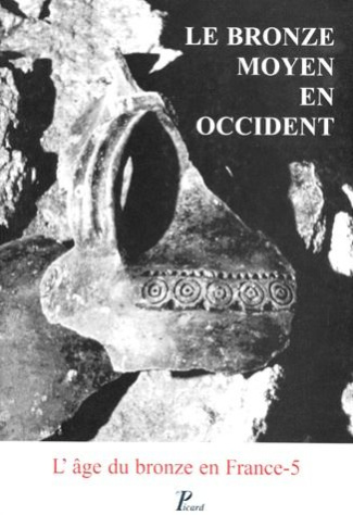 LE BRONZE MOYEN EN OCCIDENT. La culture des Duffaits et la civilisation des Tumulus