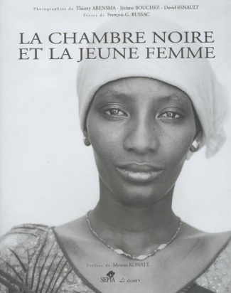La chambre noire et la jeune femme