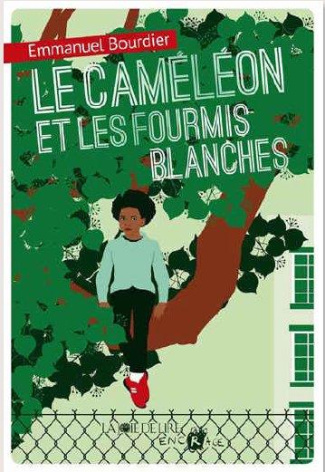 Le caméléon et les fourmis blanches